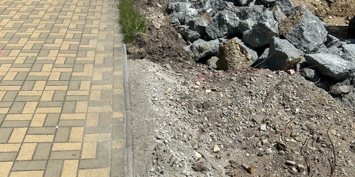 Demolice betonového základu náměstí Vltava
